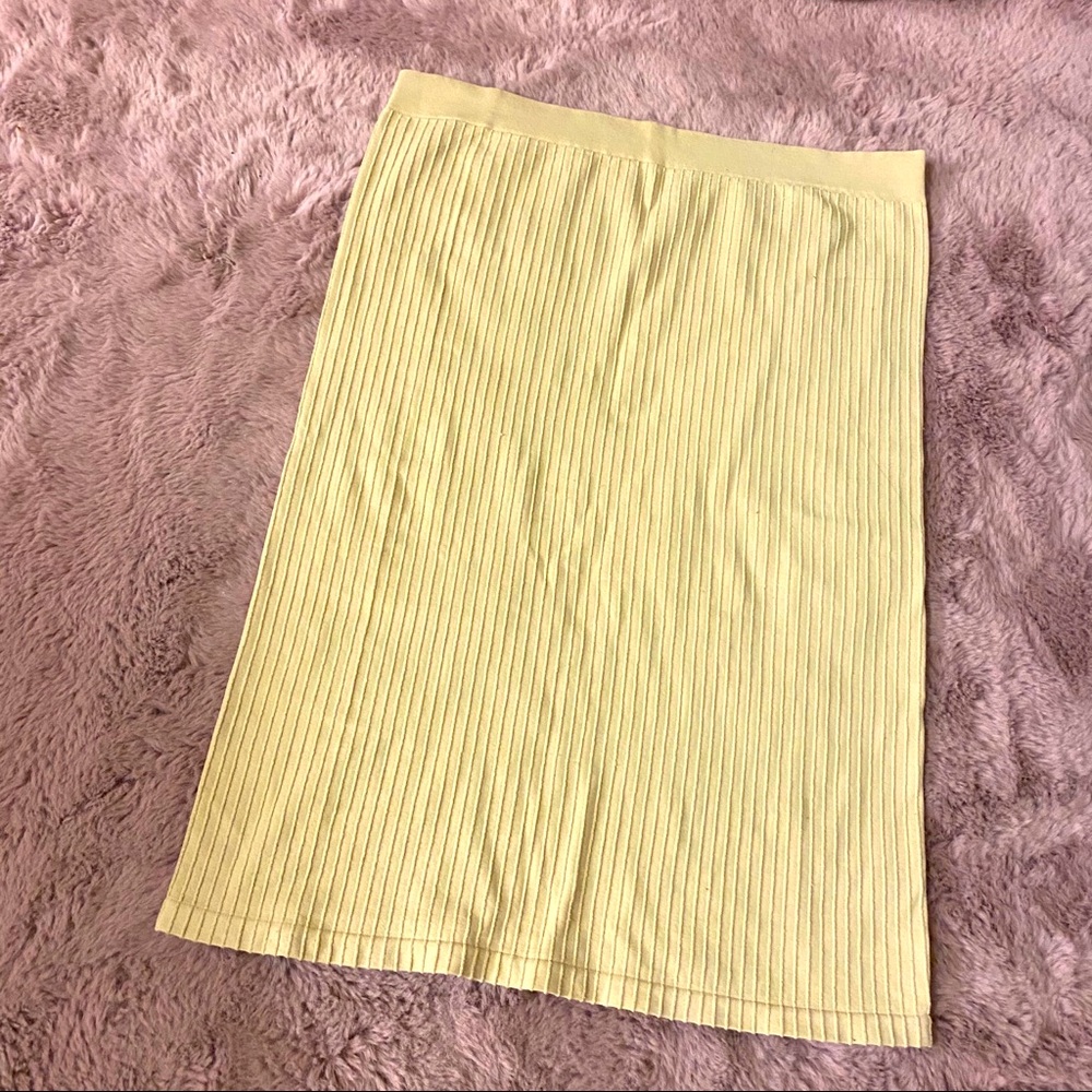 Ribbed Pencil Skirt